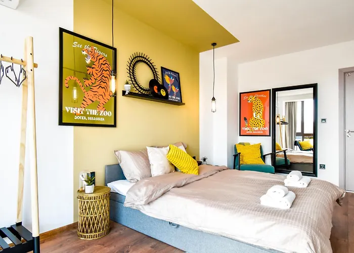 4 Bdr 2 Bth Netflix Panorama Views